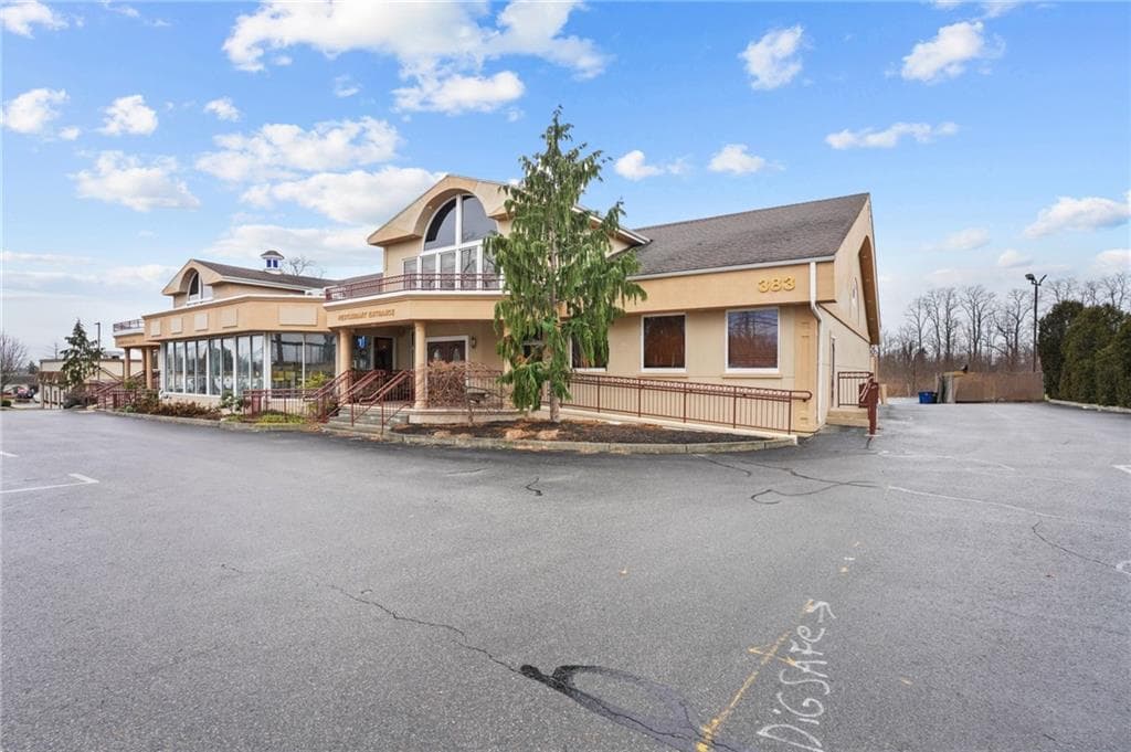 383 Metacom Avenue - Photo 2