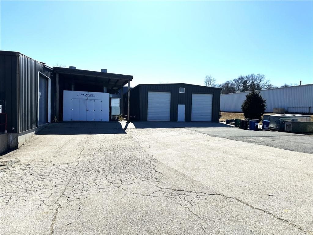 77 Broadcommon Road - Photo 4