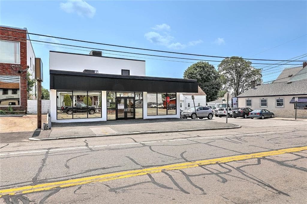 577 Warren Avenue - Photo 2