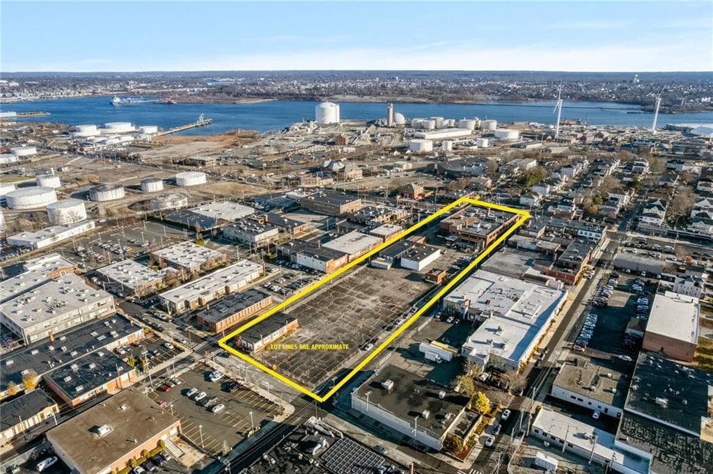 735 Allens Avenue - Photo 5