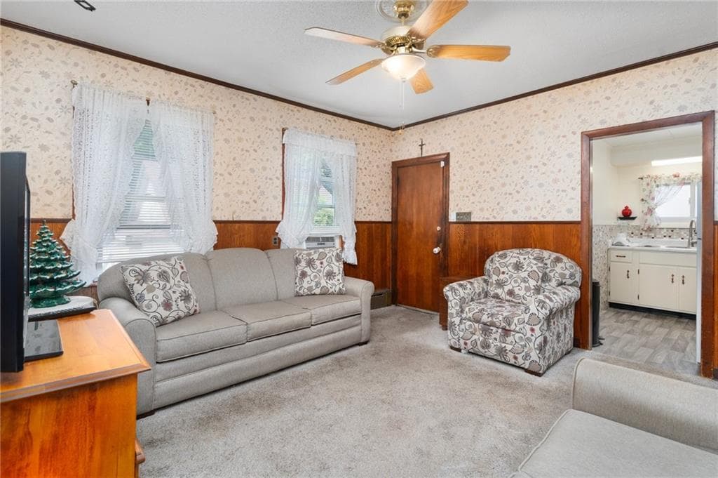 376 Underwood Street - Photo 5