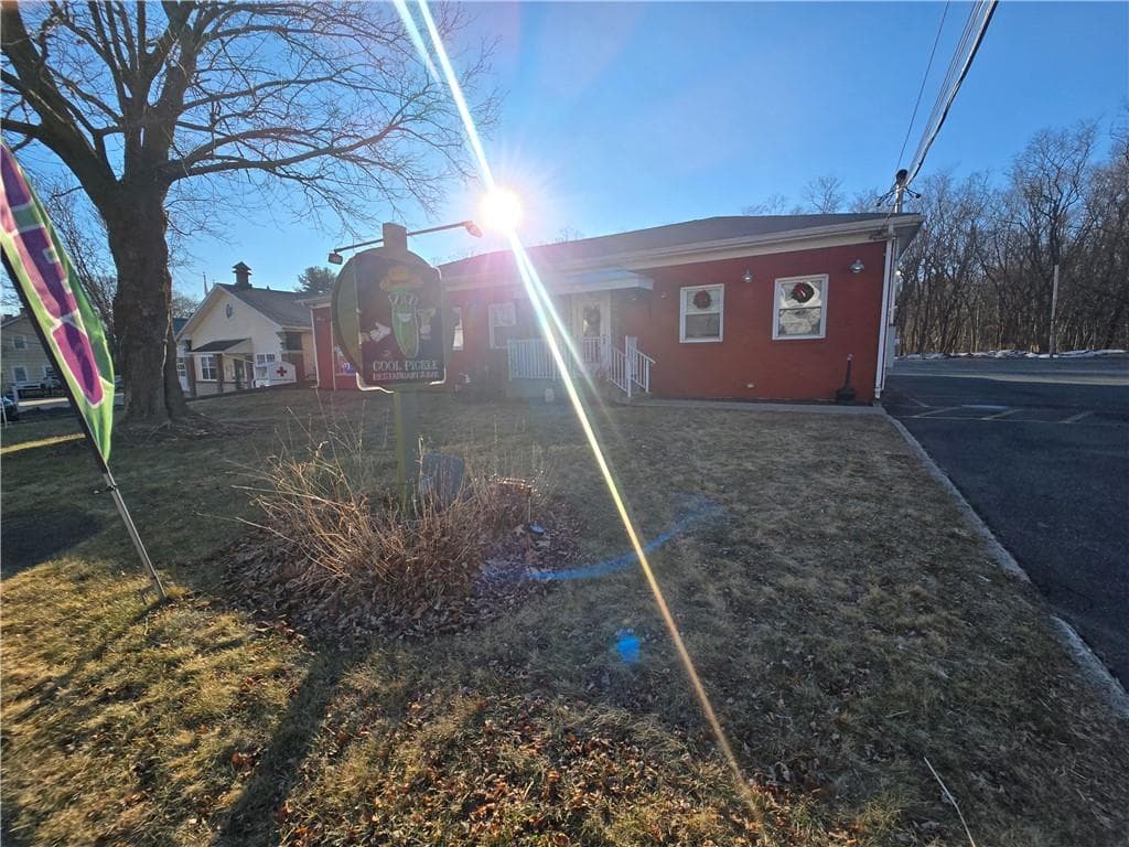 48 lincoln Street - Photo 3