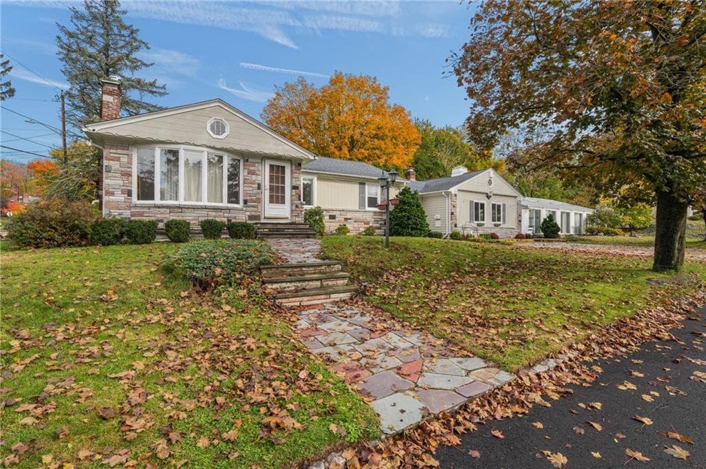 2 Oak Grove Boulevard - Photo 1