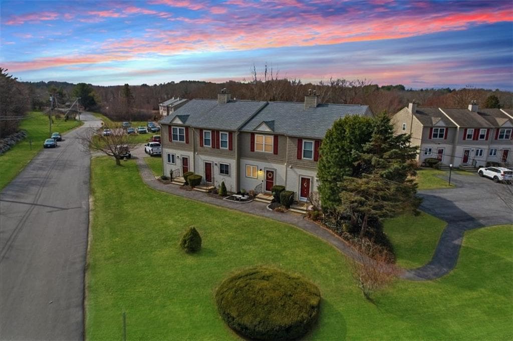 44 Fairway Drive - Photo 2