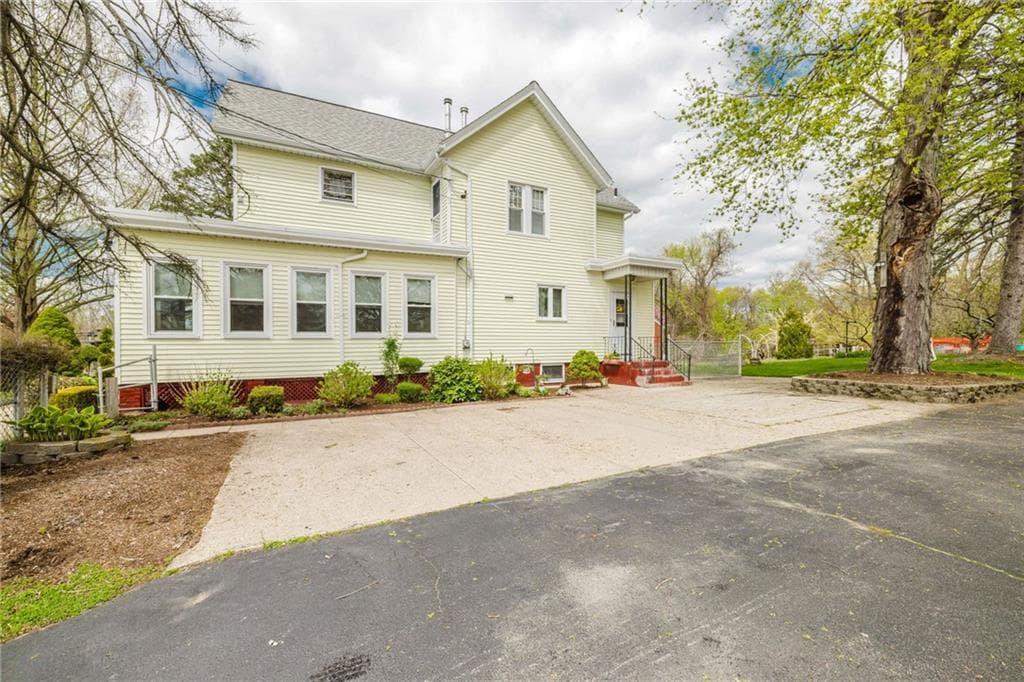 18 Central Avenue - Photo 3