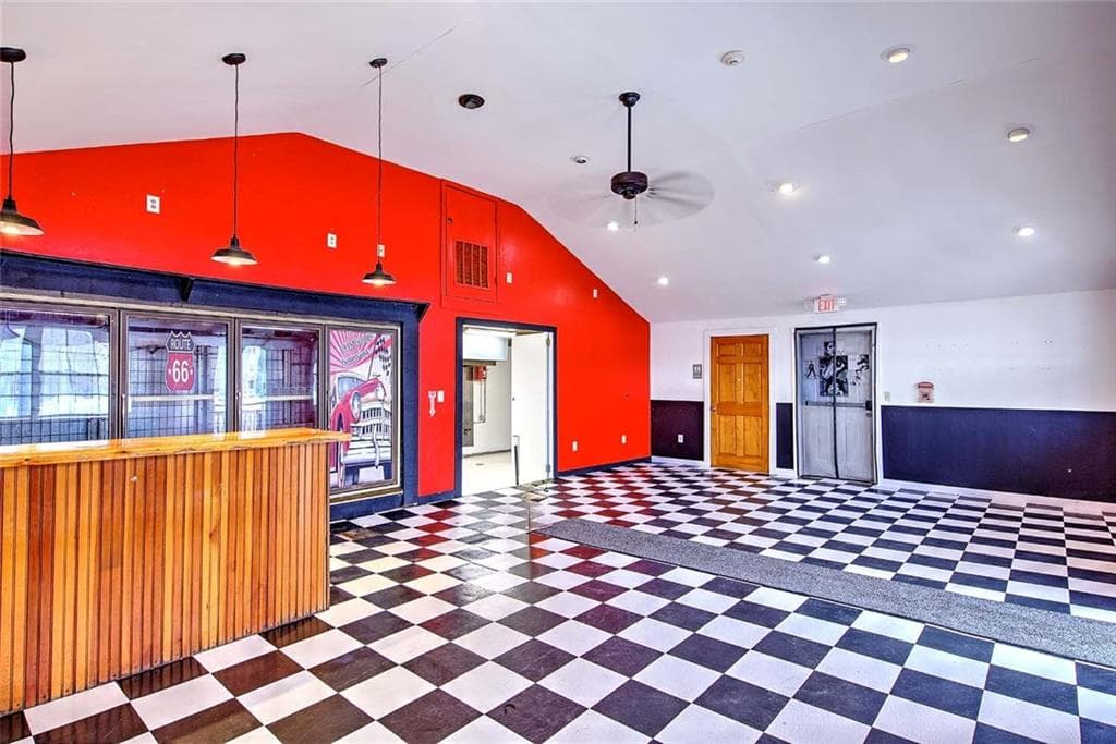 1635 Grand Army of the Republic Highway - Photo 5