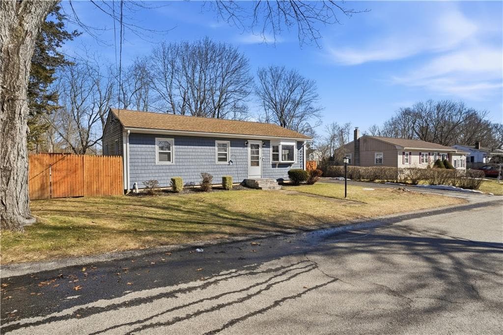 67 GARNET Street - Photo 2