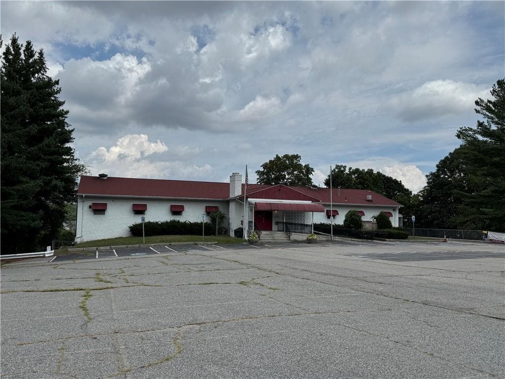 1418 Plainfield Pike - Photo 1