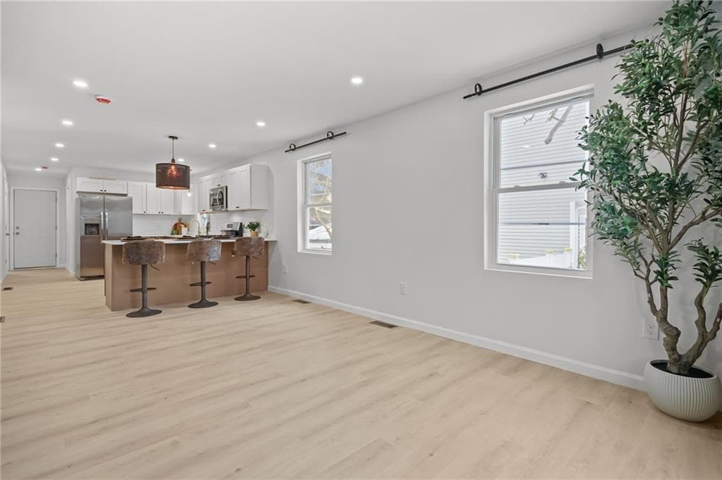 19 Newbury Street - Photo 4