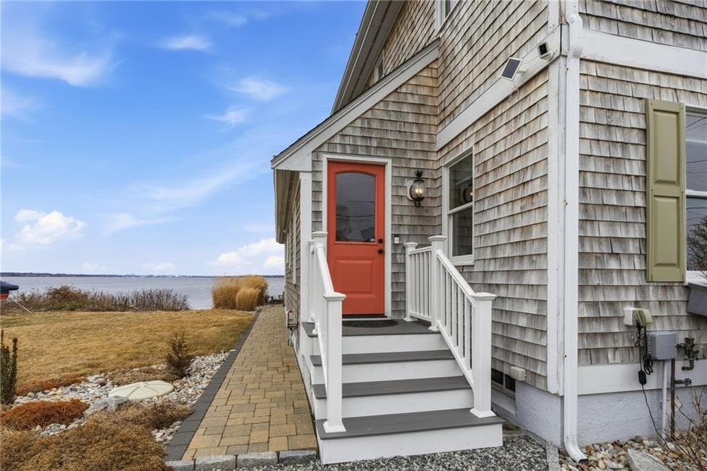 360 Shawomet Avenue - Photo 5