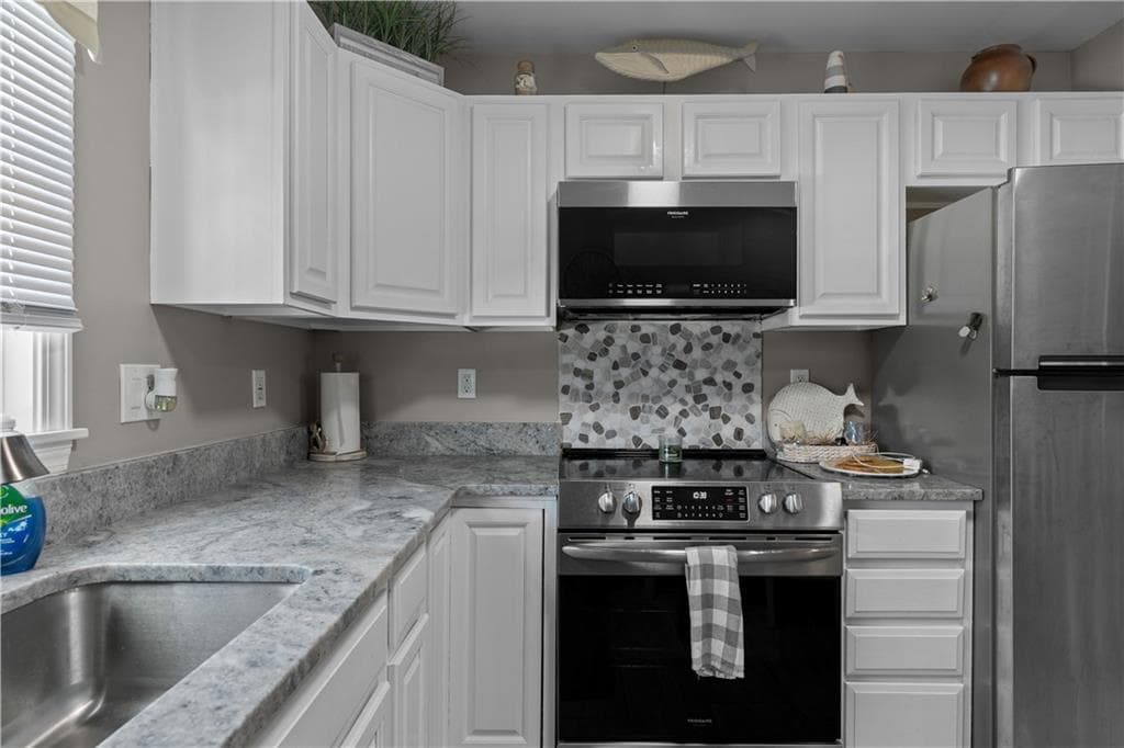 231 Maple Avenue #203 - Photo 3