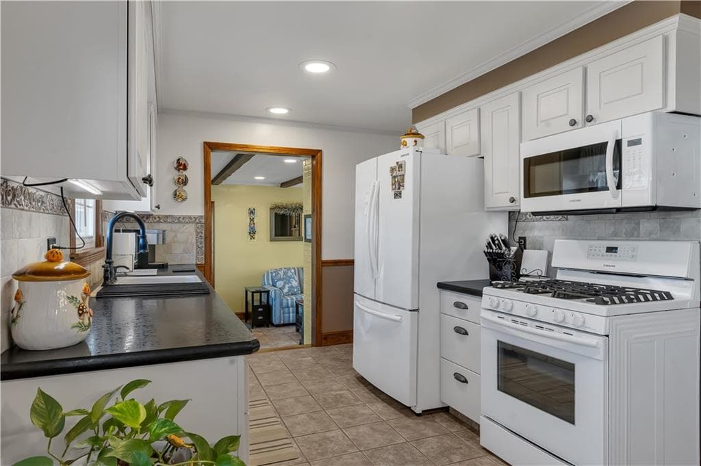 255 Knollwood Drive - Photo 3