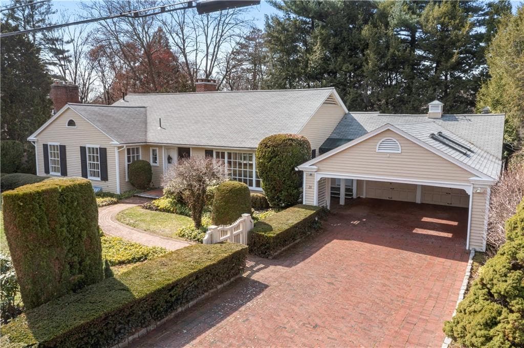 28 South Hill Drive
