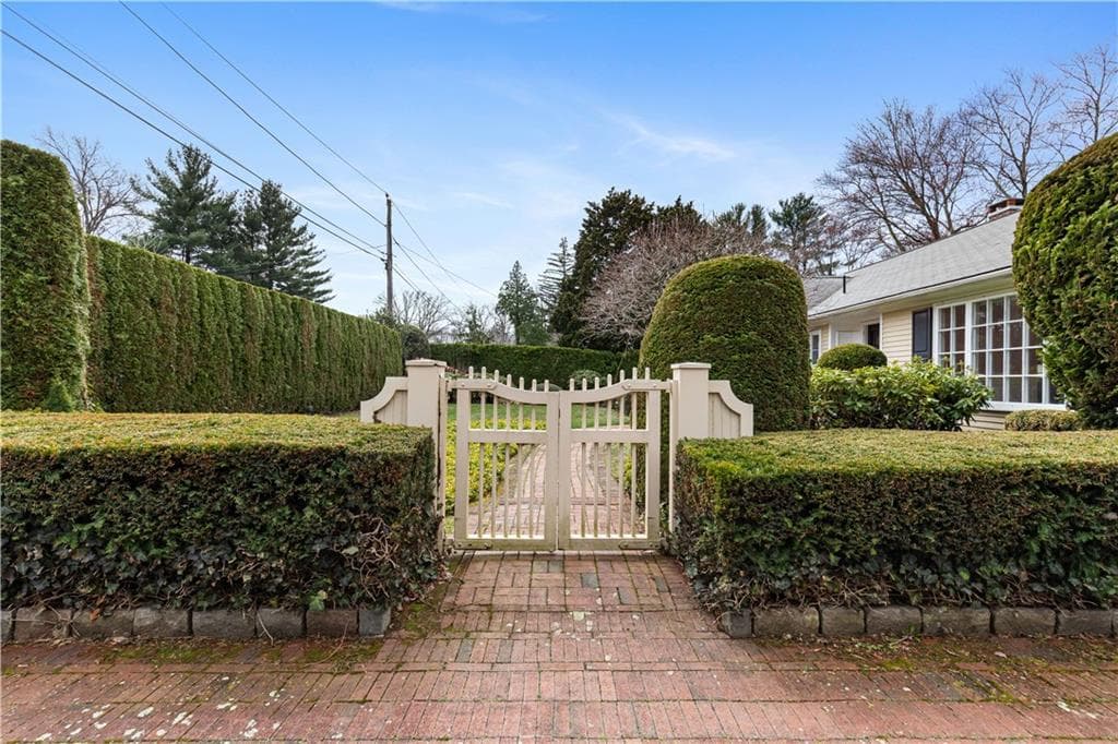 28 South Hill Drive - Photo 5
