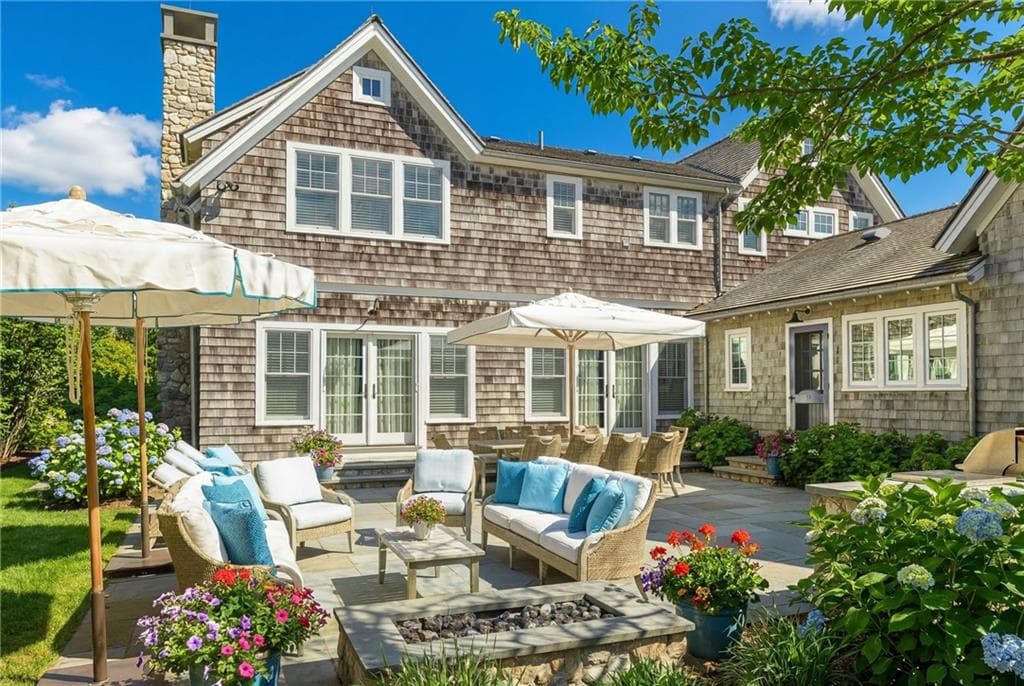 31 Ninigret Avenue - Photo 2