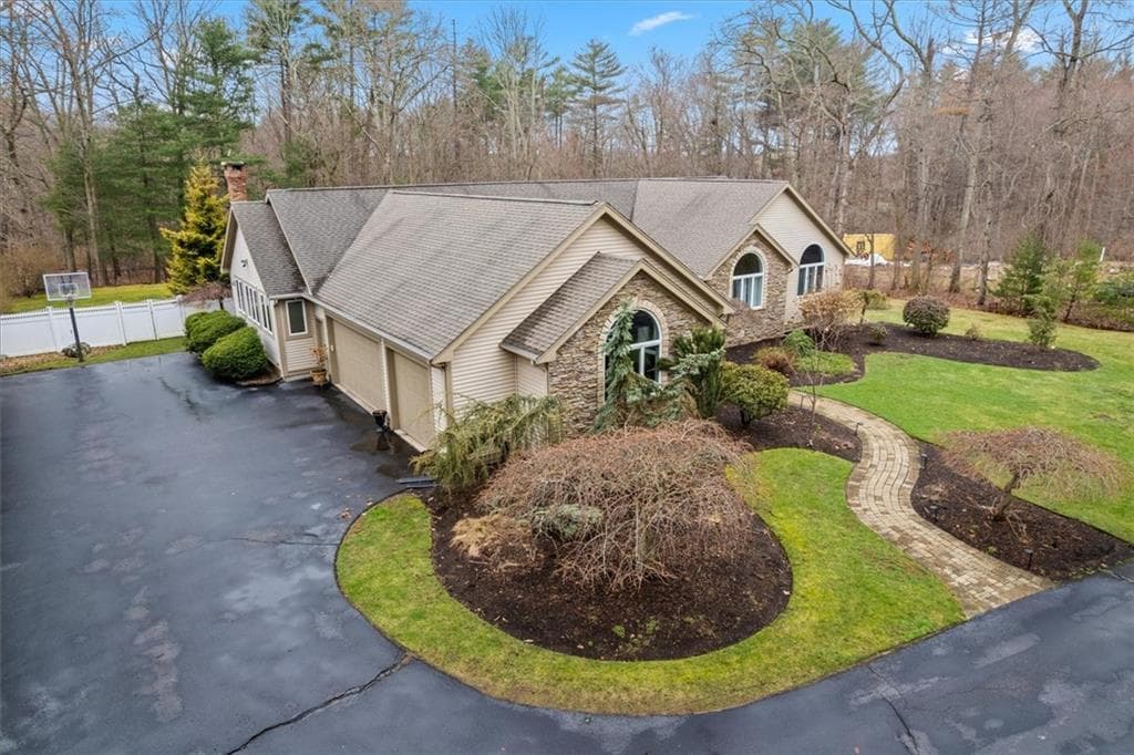 267 Chestnut Street - Photo 2