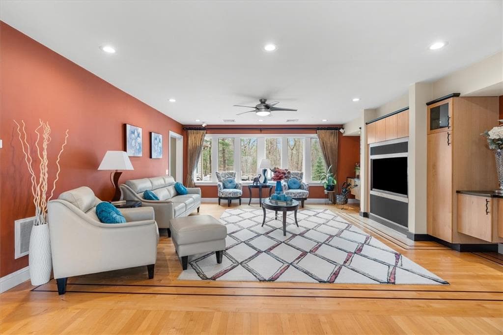 267 Chestnut Street - Photo 4