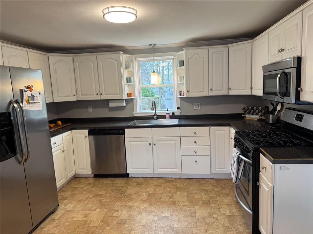 516 Church Avenue - Photo 2