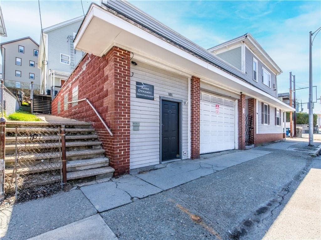 801 Main Street - Photo 2