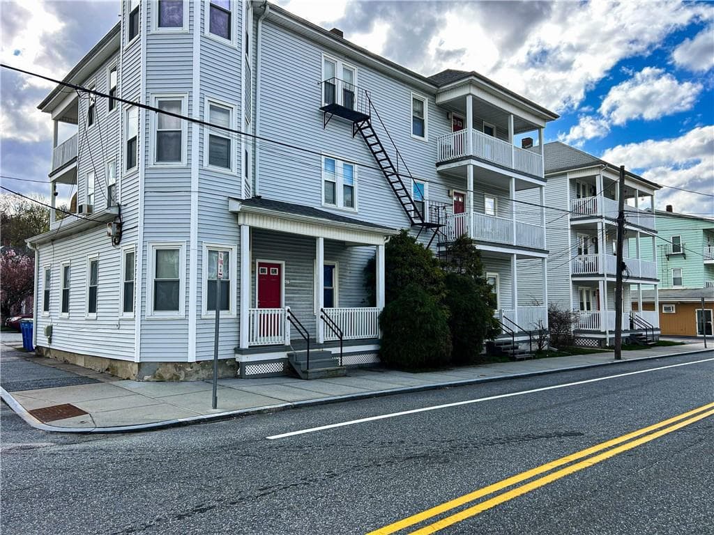 176 RAILROAD Street - Photo 2