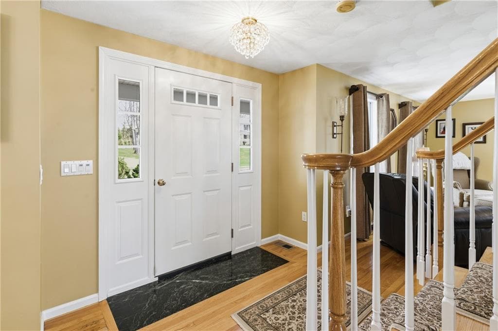 73 Regent Court - Photo 4