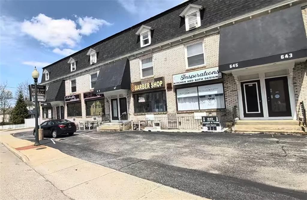 643 East Avenue - Photo 1