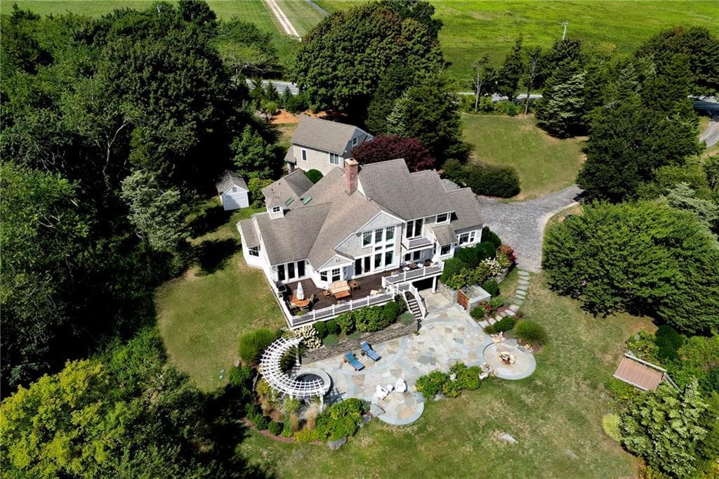 115 Beavertail Road - Photo 2
