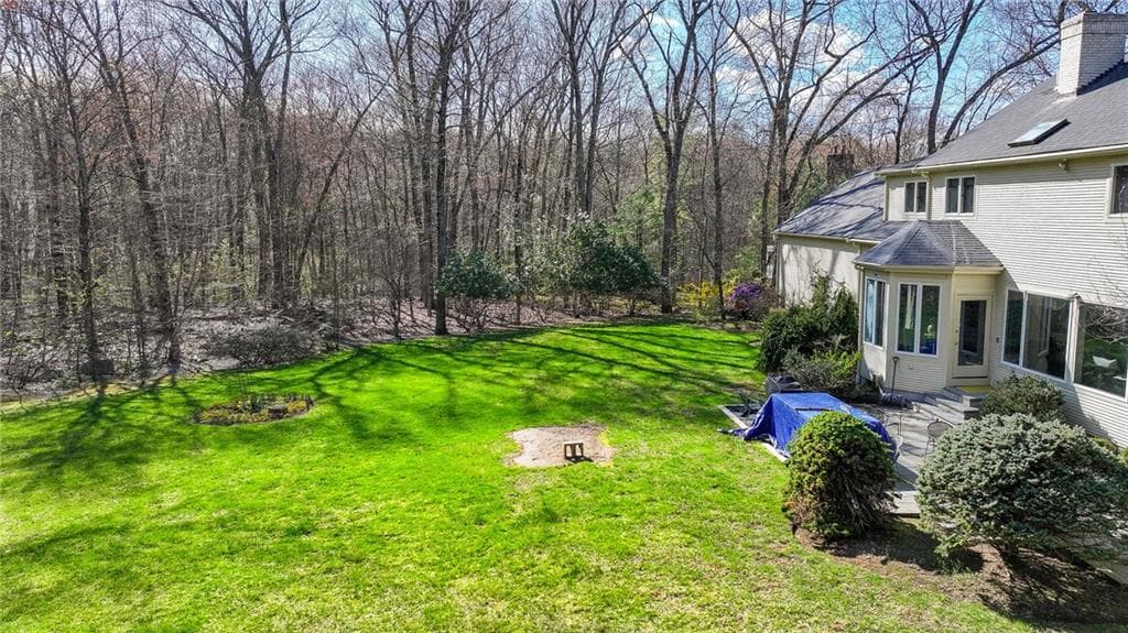 40 Suffolk Way - Photo 4