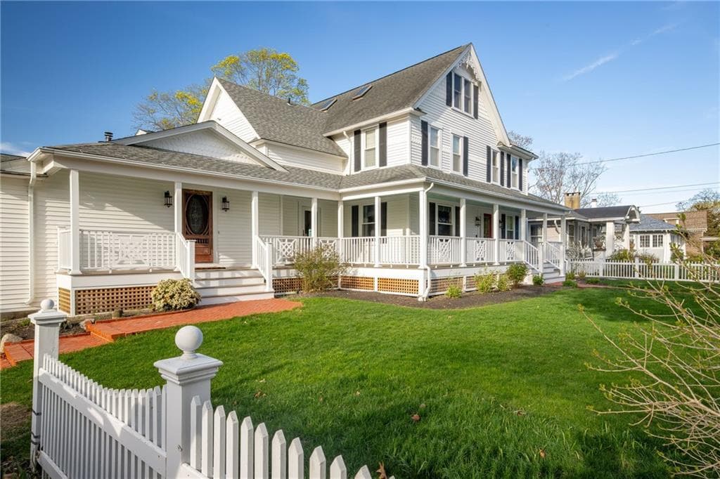 1090 BUTTONWOODS Avenue - Photo 2