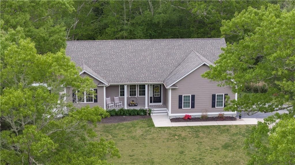 12 Hillside Drive