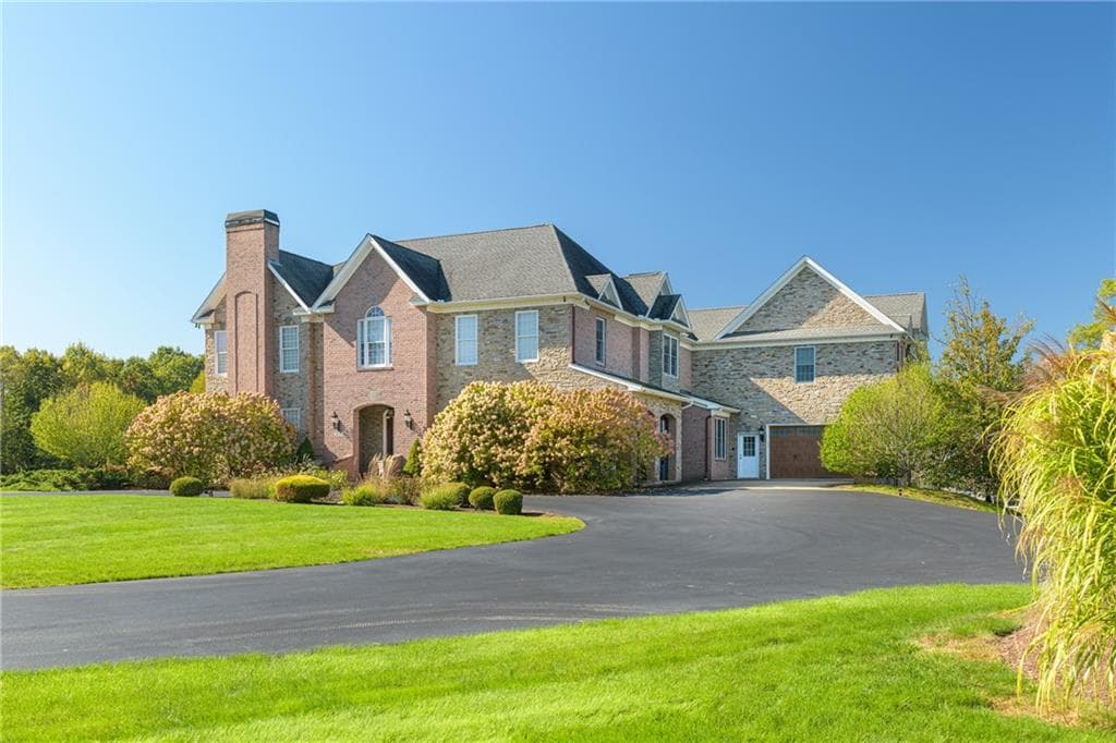 3070 Diamond Hill Road - Photo 2