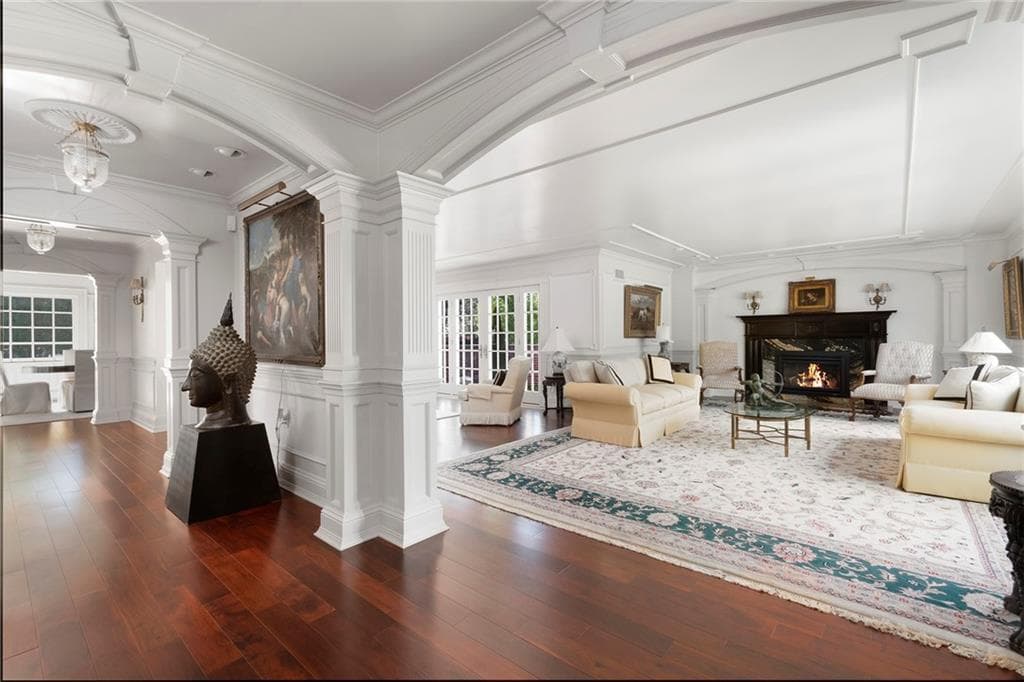 540 Blackstone Boulevard - Photo 4