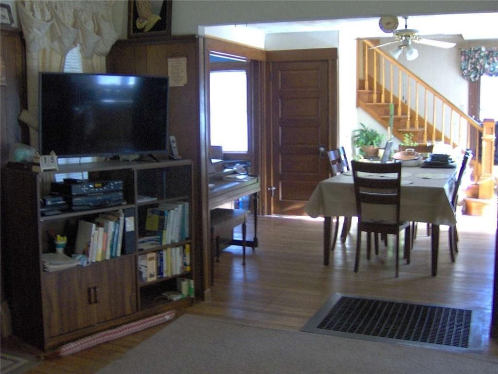 274 Albion Road - Photo 2