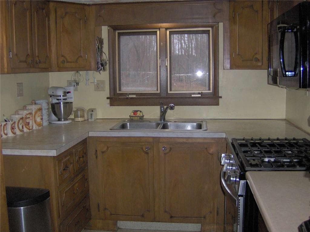 274 Albion Road - Photo 4