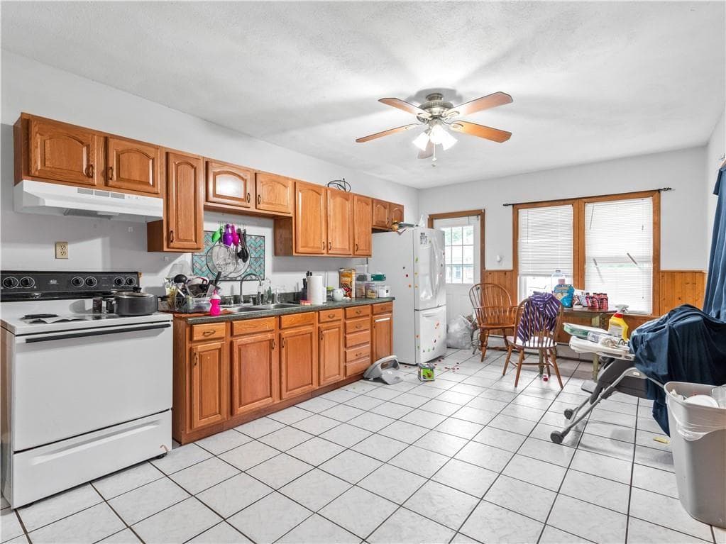 144 Railroad Street - Photo 2