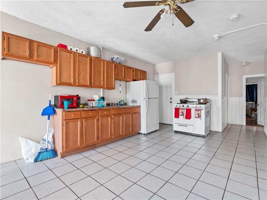 144 Railroad Street - Photo 5