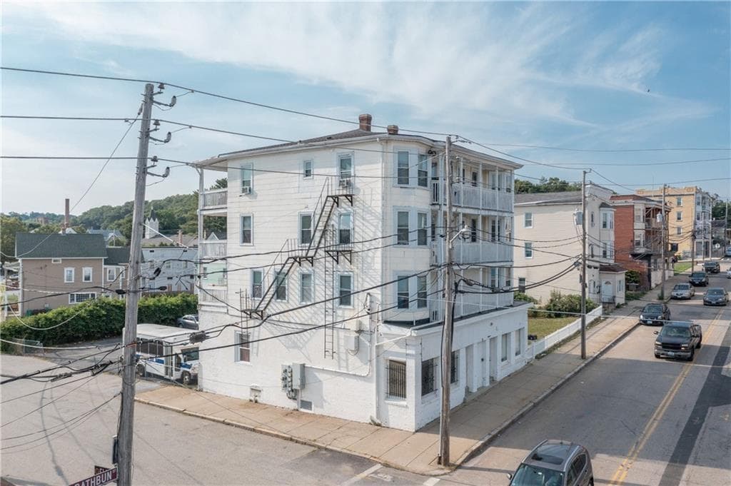 60 Rathbun Street - Photo 2