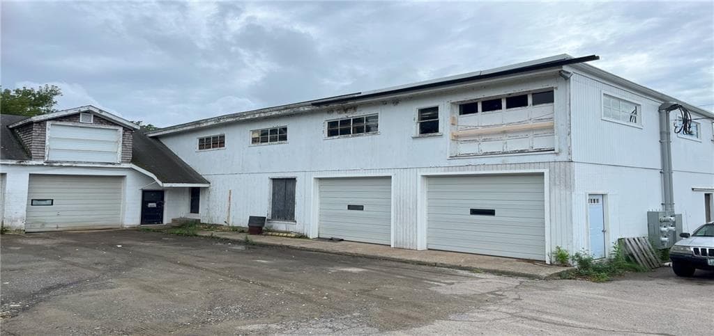 10 Lambert Avenue - Photo 2