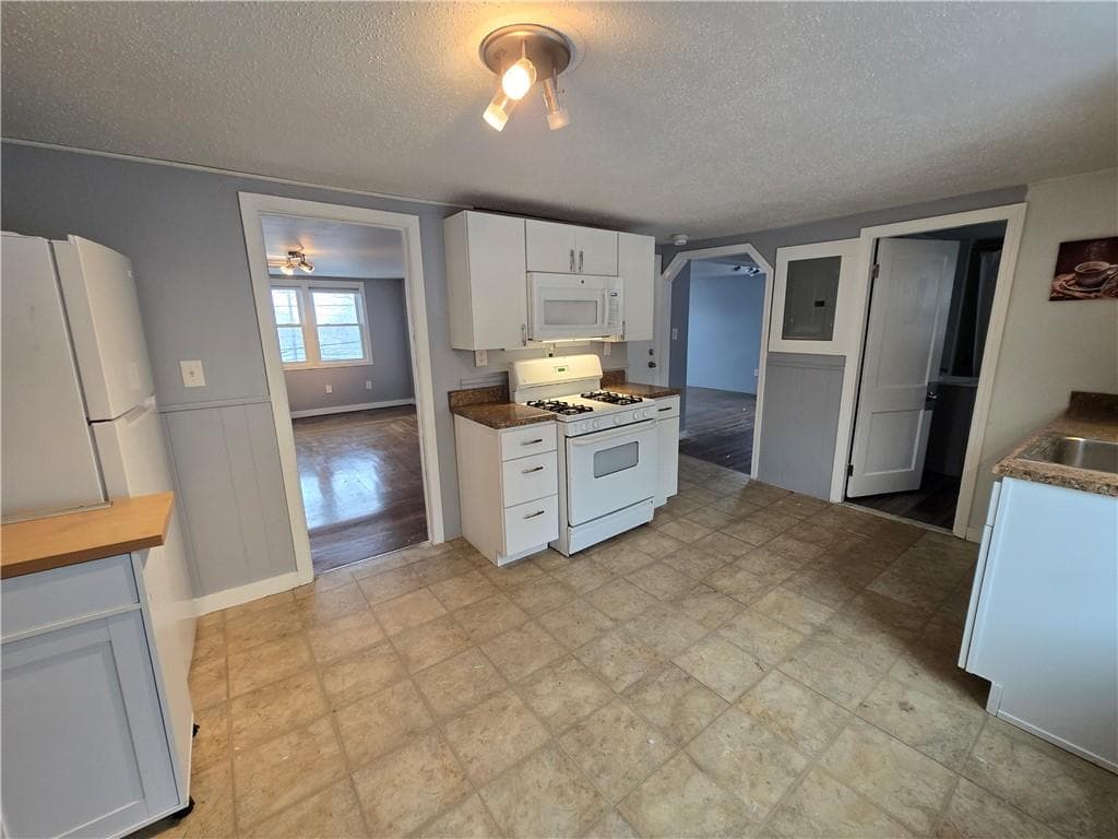 968 Elm Street #2 - Photo 4