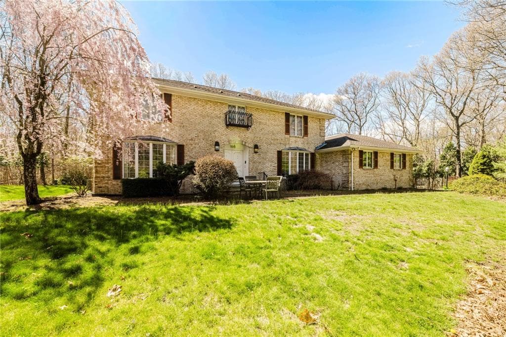 191 Fairway Drive - Photo 1