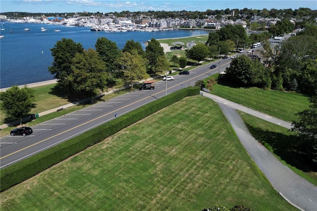 1 Harborview Drive - Photo 2