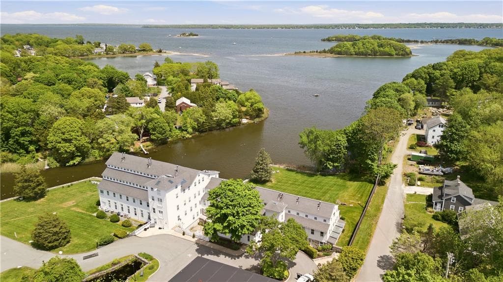 40 Web Avenue #11 - Photo 2